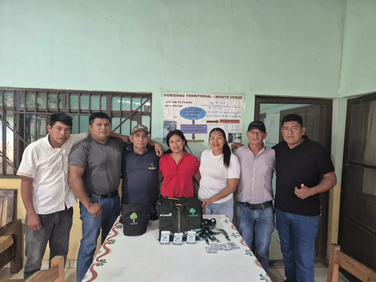 Equipo de Green Carbon Bolivia junto a representantes del Gobierno Territorial de Monte Verde